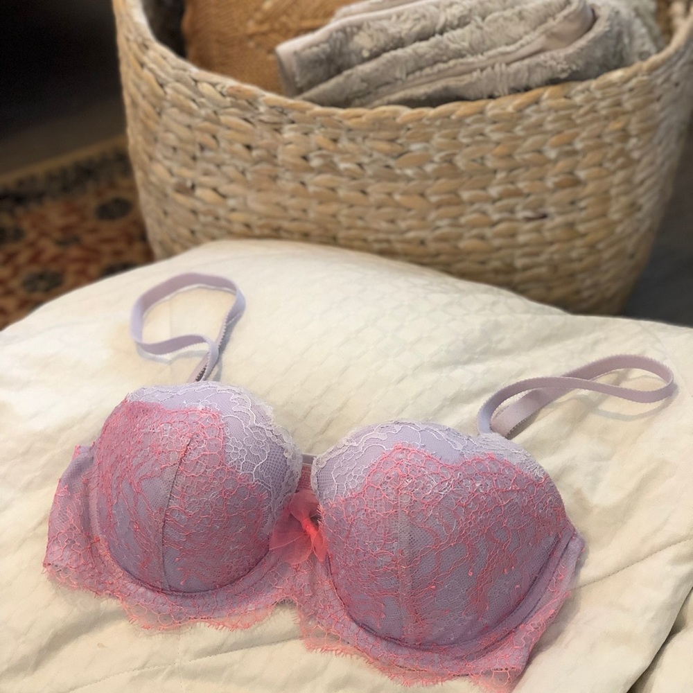 VS Romantic Lilac Bra w/ Lace Detail